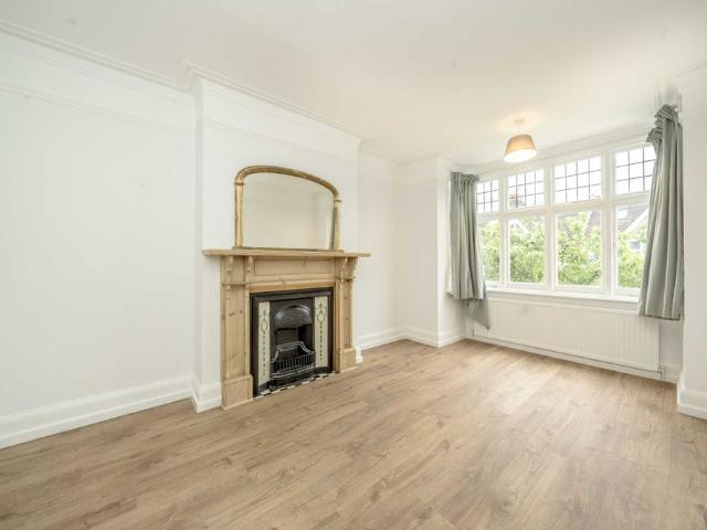 House for rent in Earlsfield, Greater London