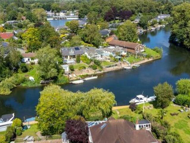House for sale in Lower Halliford, Surrey