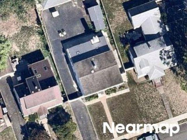 House for sale in Elmwood Park, New Jersey