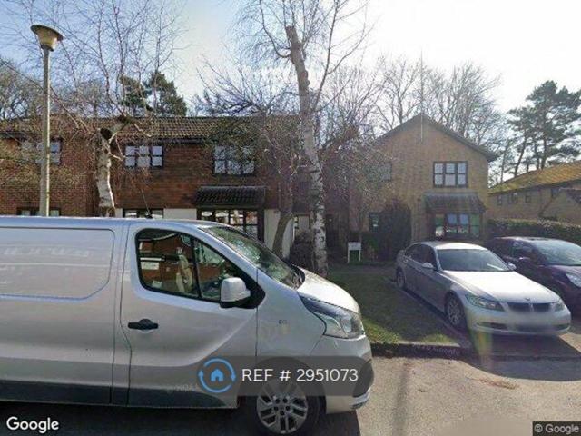 Apartment for rent in Pachesham Park, Surrey
