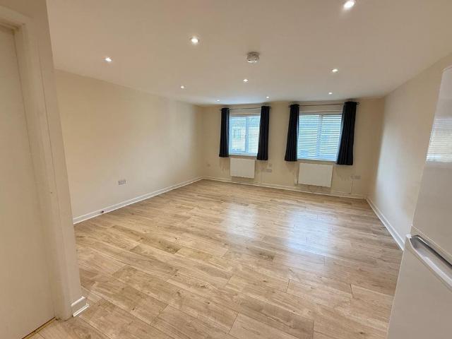 Studio for rent in New England, Peterborough