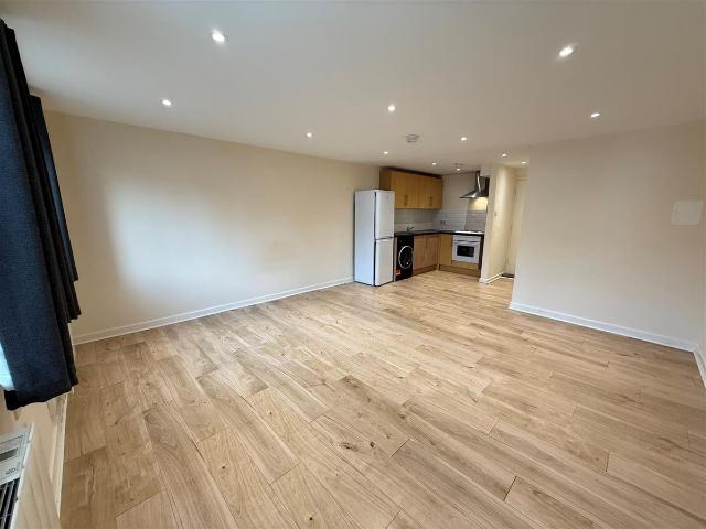 Studio for rent in New England, Peterborough