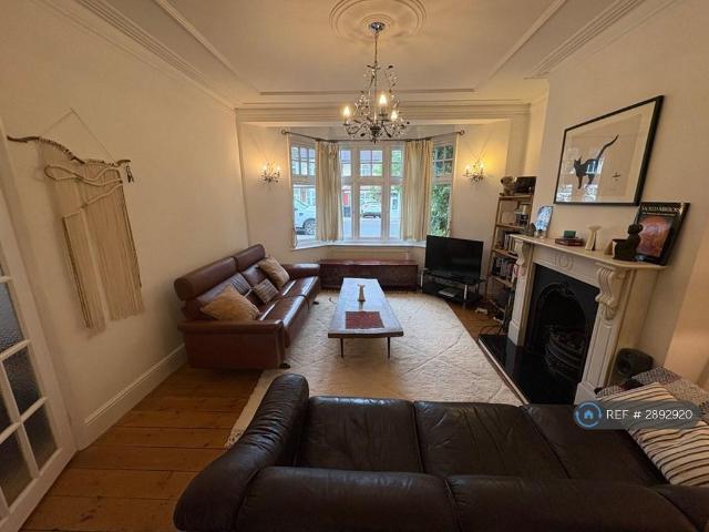House for rent in Palmers Green, Greater London