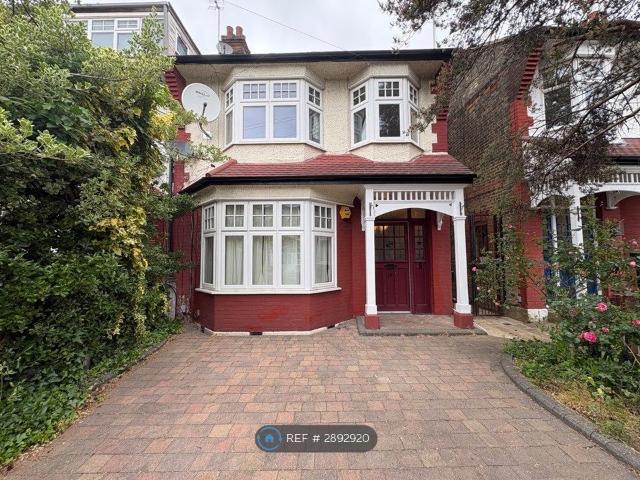 House for rent in Palmers Green, Greater London