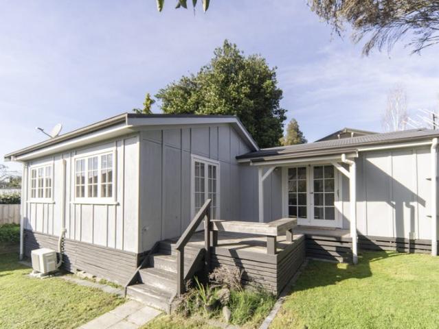 House for rent in Hamilton East, Hamilton City