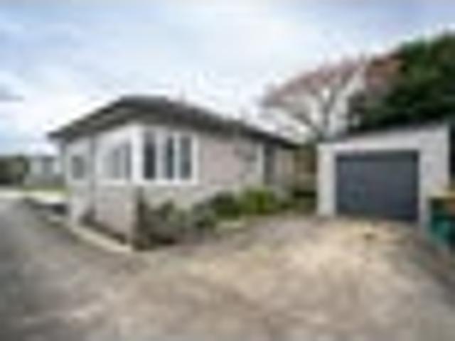 House for rent in Hamilton East, Hamilton City
