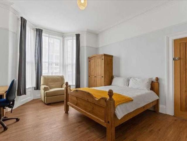 Room for rent in Pennycomequick, Plymouth