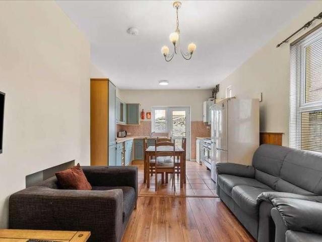 Room for rent in Pennycomequick, Plymouth