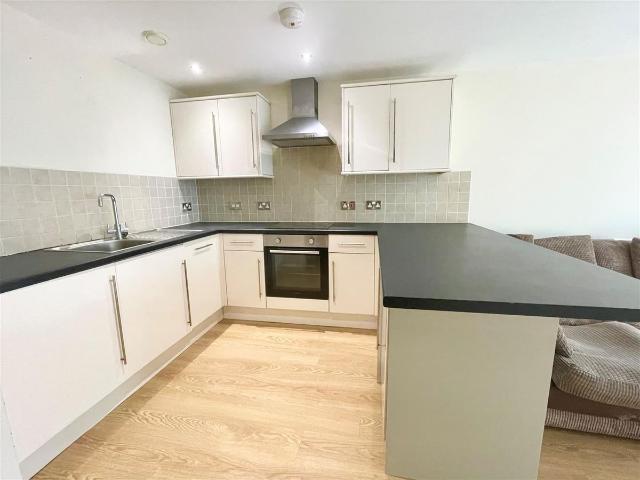 House for rent in Calderstones