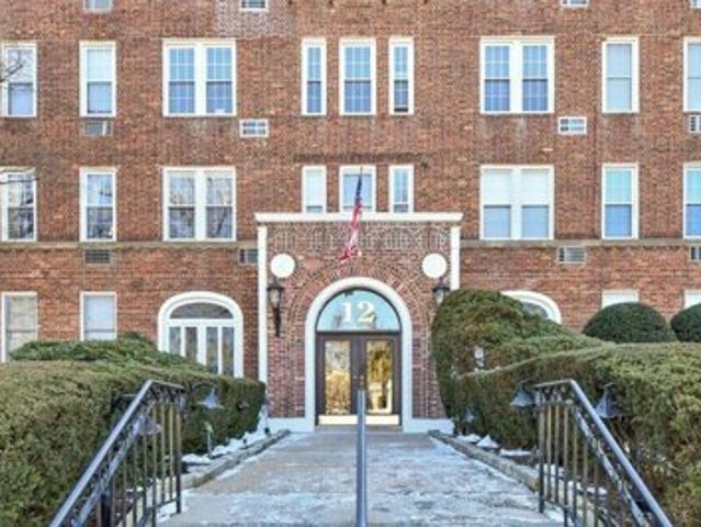 Condo for sale in Garden City