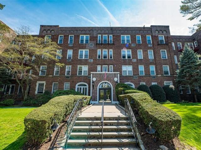 Condo for sale in Garden City