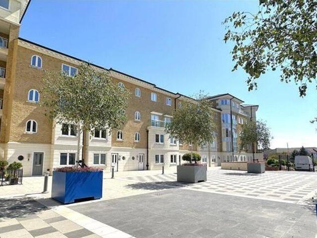 House for sale in Sovereign Harbour, Eastbourne