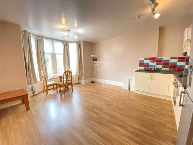 Apartment for rent in London Borough of Ealing, Greater London