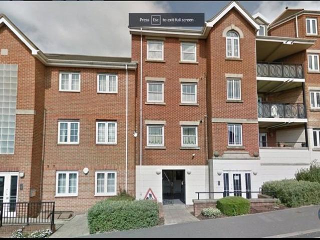 Apartment for rent in Totteridge, Cressex