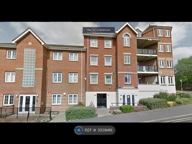 Apartment for rent in Totteridge, Cressex