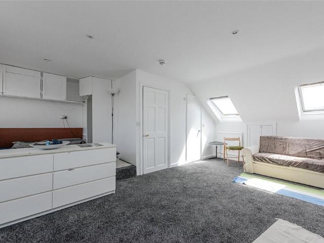 Apartment for rent in Dollis Hill, Greater London