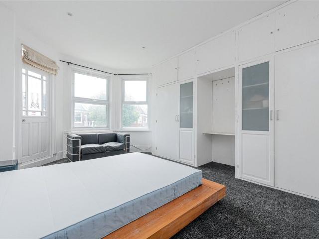 Apartment for rent in Dollis Hill, Greater London