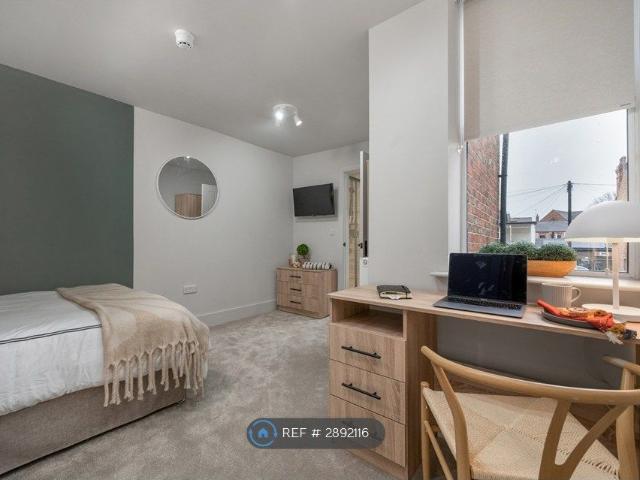 Room for rent in Caldermill, East Midlands