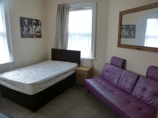 Studio for rent in Newtown, Reading