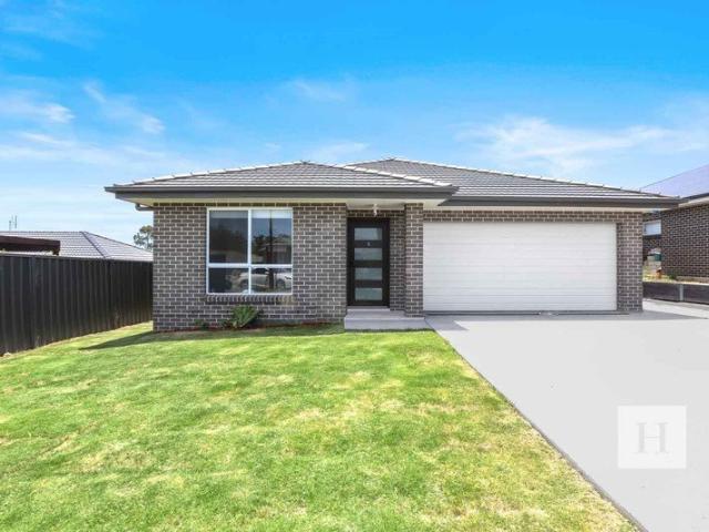 Duplex for rent in Hamlyn Terrace, New South Wales