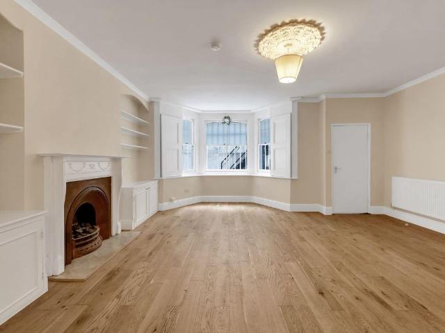 Apartment for rent in Hammersmith, Greater London