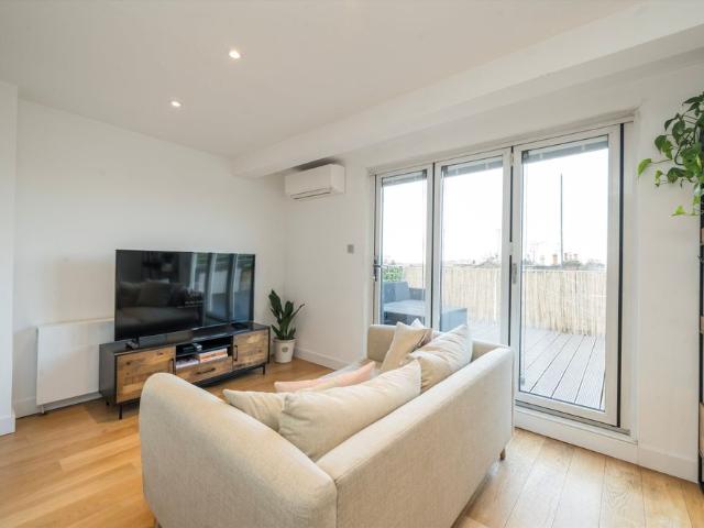 House for rent in Hammersmith, Cat Hill