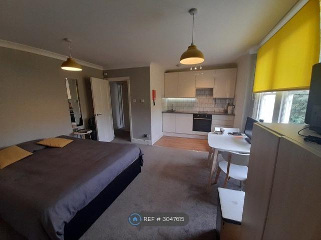 Studio for rent in London Borough of Hammersmith and Fulham, Greater London