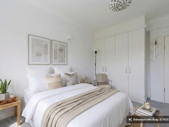 Apartment for rent in Brook Green, Greater London