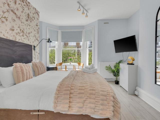 Studio for rent in London Borough of Hammersmith and Fulham, Greater London