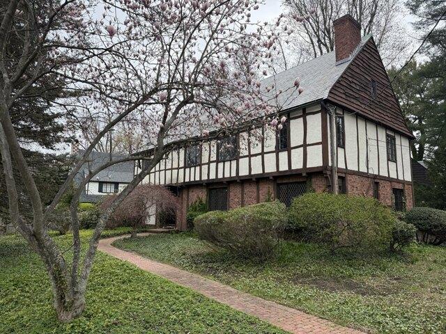 House for sale in Chestnut Hill, Brookline