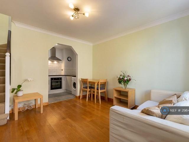House for rent in London Borough of Merton, Raynes Park