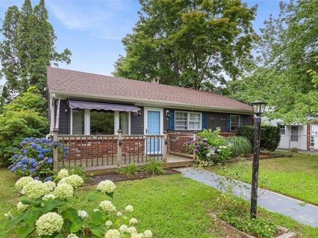 House for sale in Bristol, Bristol County