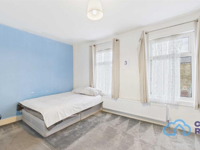 Room for rent in Badgers Dene, Grays