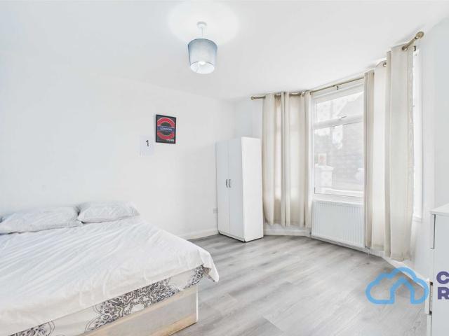 Room for rent in Badgers Dene, Grays