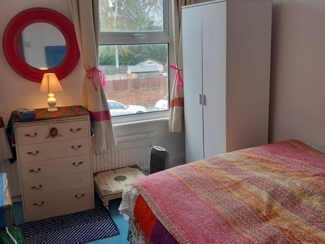 Room for rent in Colney Hatch, Greater London