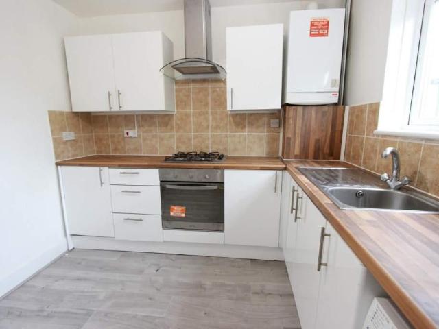 Apartment for rent in Brunswick Park, Greater London