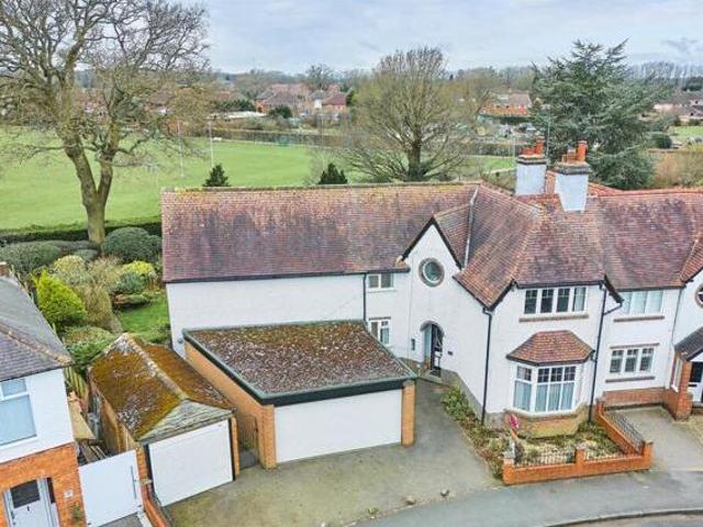 House for sale in Overslade, New Bilton