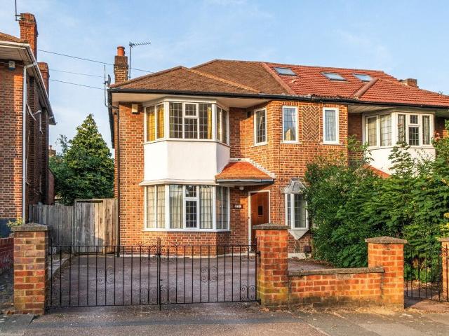 House for rent in London Borough of Barnet, Greater London