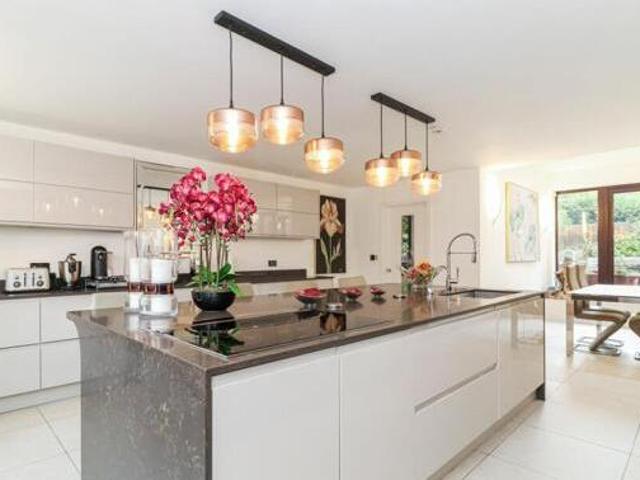 House for sale in Kingswood, North Watford