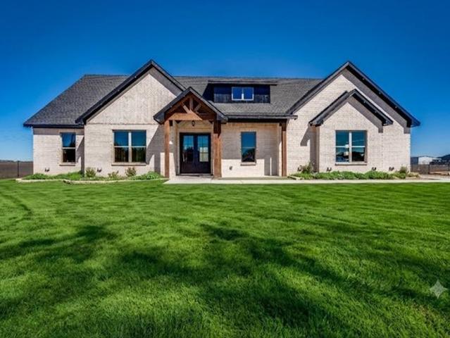 House for sale in Ellis, Texas