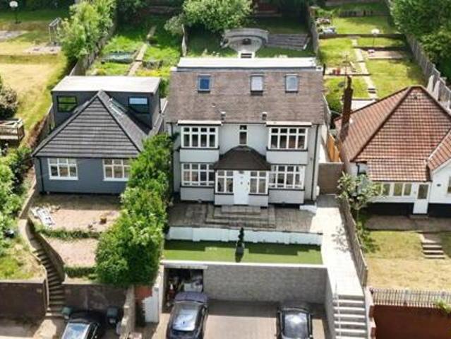 House for sale in North Watford, Hertfordshire