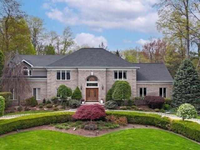 House for sale in Mahwah