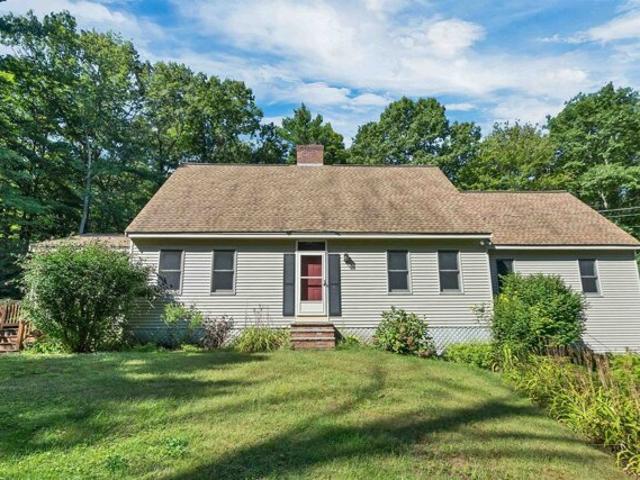 House for sale in Sandown, Rockingham County
