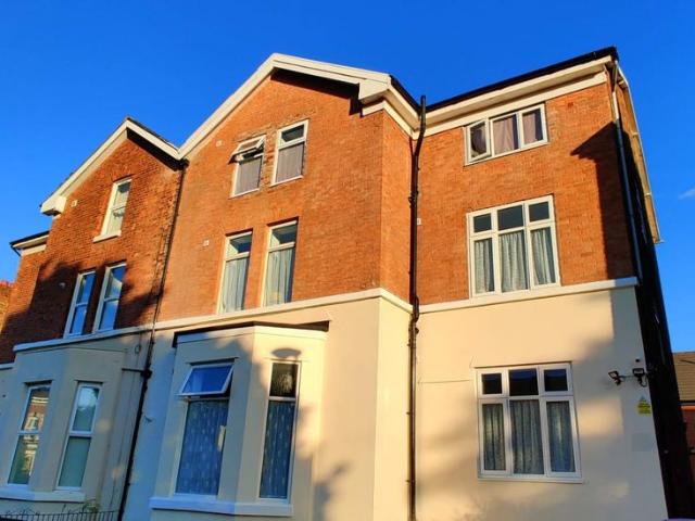 Apartment for rent in Elm Park, Calderstones