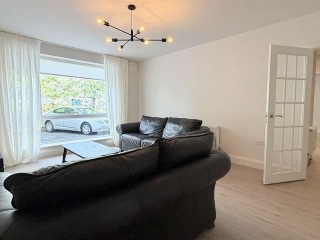 Apartment to rent in Bluebell, North Tipperary