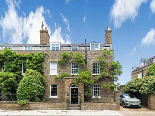 House for sale in Blackhills, Surrey