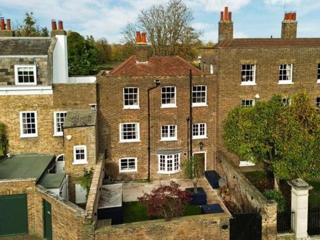 House for sale in Blackhills, Surrey