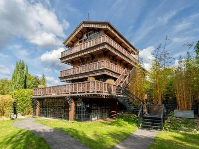 House for sale in East Molesey, Surrey