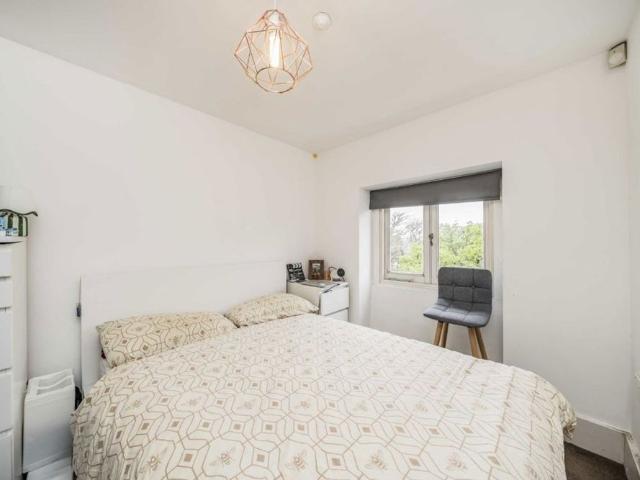 Apartment for rent in Hampton, Greater London