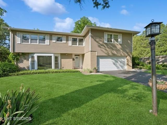 House for sale in Deerfield